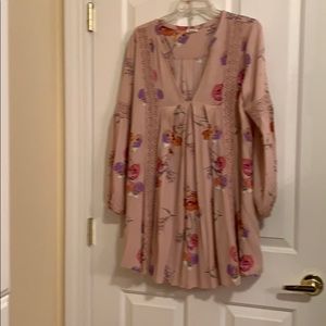 En Creme medium pink 3/4 sleeve dress!  Worn once!
